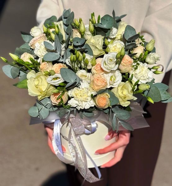 Ніжна квіткова композиція у боксі 34645 фото