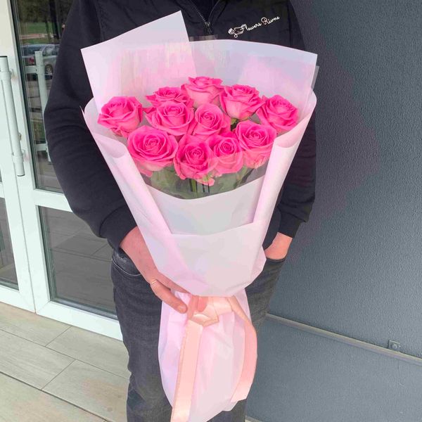 11 pink roses with packaging