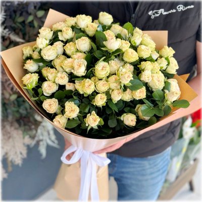 15 cream branched roses