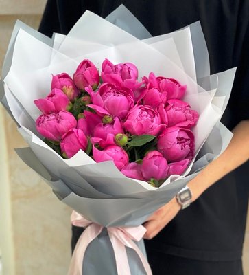 15 pink peonies with packaging